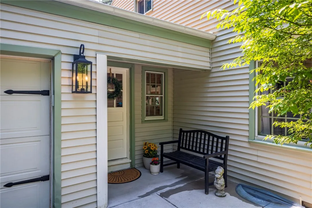 27 Shire Oaks Drive, Pittsford, New York 14534, Pittsford, New York 14534, 4 Bedrooms Bedrooms, 9 Rooms Rooms,1 BathroomBathrooms,Residential,Closed,27 Shire Oaks Drive, Pittsford, New York 14534,0,R1627996