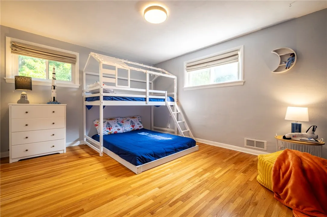 27 Shire Oaks Drive, Pittsford, New York 14534, Pittsford, New York 14534, 4 Bedrooms Bedrooms, 9 Rooms Rooms,1 BathroomBathrooms,Residential,Closed,27 Shire Oaks Drive, Pittsford, New York 14534,0,R1627996