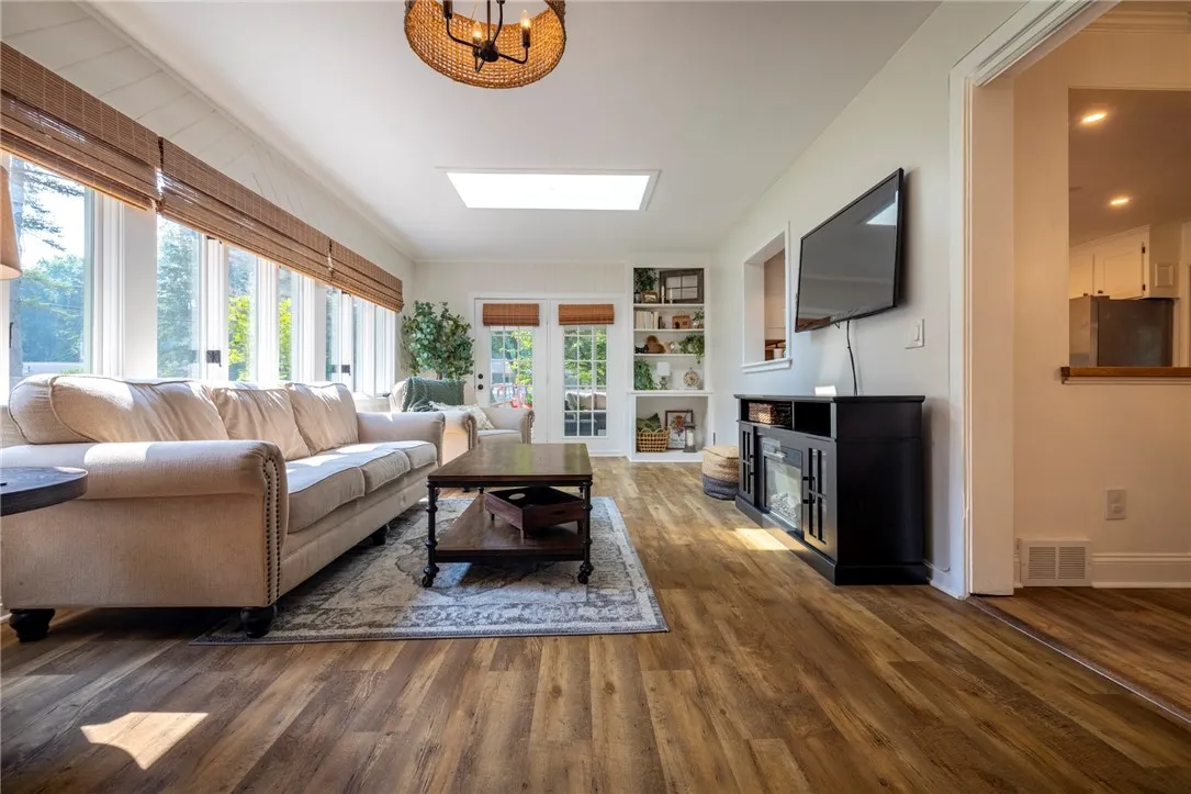 27 Shire Oaks Drive, Pittsford, New York 14534, Pittsford, New York 14534, 4 Bedrooms Bedrooms, 9 Rooms Rooms,1 BathroomBathrooms,Residential,Closed,27 Shire Oaks Drive, Pittsford, New York 14534,0,R1627996