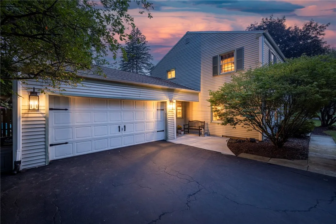 27 Shire Oaks Drive, Pittsford, New York 14534, Pittsford, New York 14534, 4 Bedrooms Bedrooms, 9 Rooms Rooms,1 BathroomBathrooms,Residential,Closed,27 Shire Oaks Drive, Pittsford, New York 14534,0,R1627996