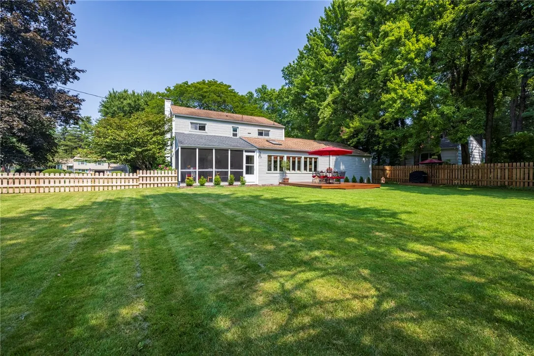 27 Shire Oaks Drive, Pittsford, New York 14534, Pittsford, New York 14534, 4 Bedrooms Bedrooms, 9 Rooms Rooms,1 BathroomBathrooms,Residential,Closed,27 Shire Oaks Drive, Pittsford, New York 14534,0,R1627996