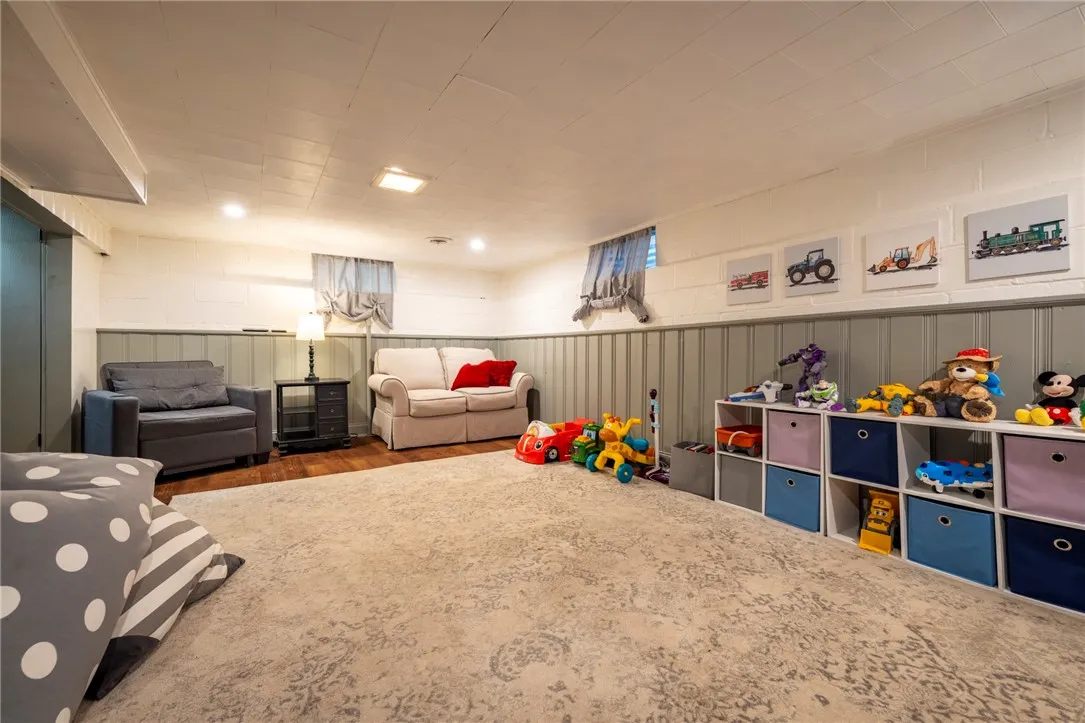 27 Shire Oaks Drive, Pittsford, New York 14534, Pittsford, New York 14534, 4 Bedrooms Bedrooms, 9 Rooms Rooms,1 BathroomBathrooms,Residential,Closed,27 Shire Oaks Drive, Pittsford, New York 14534,0,R1627996