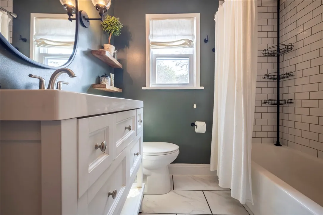 27 Shire Oaks Drive, Pittsford, New York 14534, Pittsford, New York 14534, 4 Bedrooms Bedrooms, 9 Rooms Rooms,1 BathroomBathrooms,Residential,Closed,27 Shire Oaks Drive, Pittsford, New York 14534,0,R1627996
