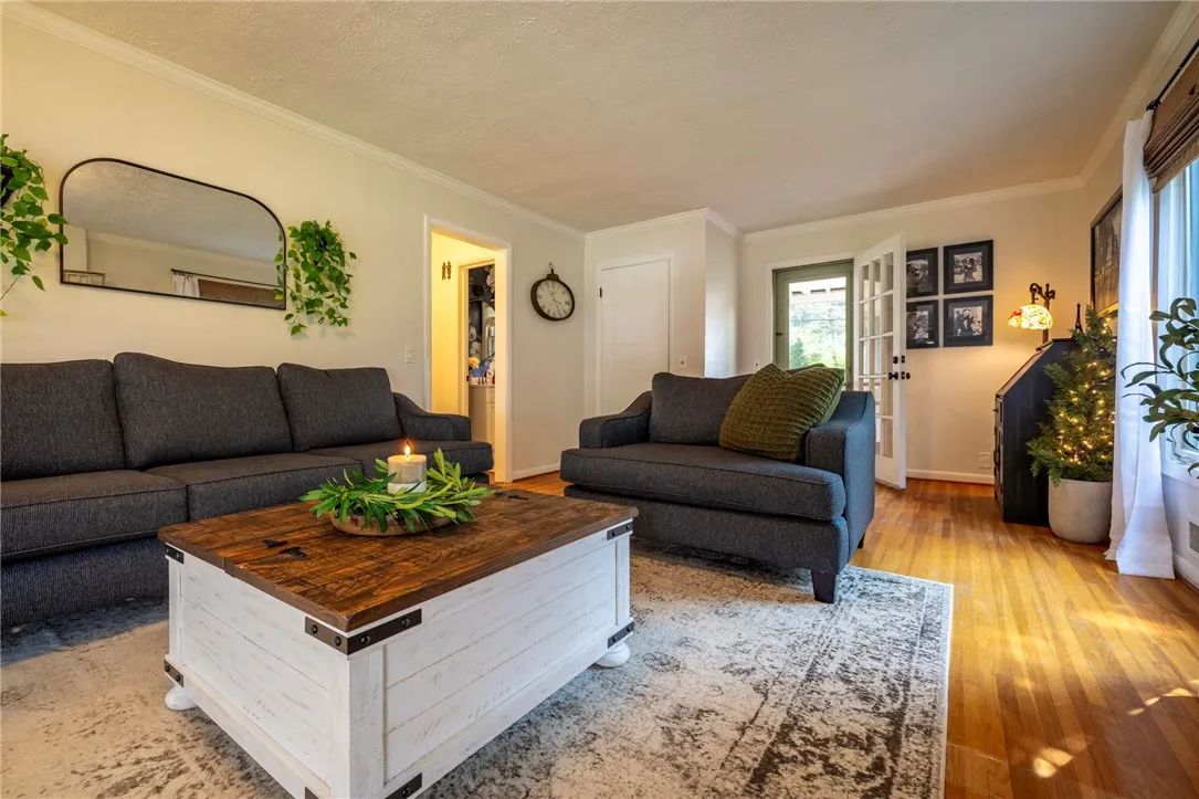 27 Shire Oaks Drive, Pittsford, New York 14534, Pittsford, New York 14534, 4 Bedrooms Bedrooms, 9 Rooms Rooms,1 BathroomBathrooms,Residential,Closed,27 Shire Oaks Drive, Pittsford, New York 14534,0,R1627996