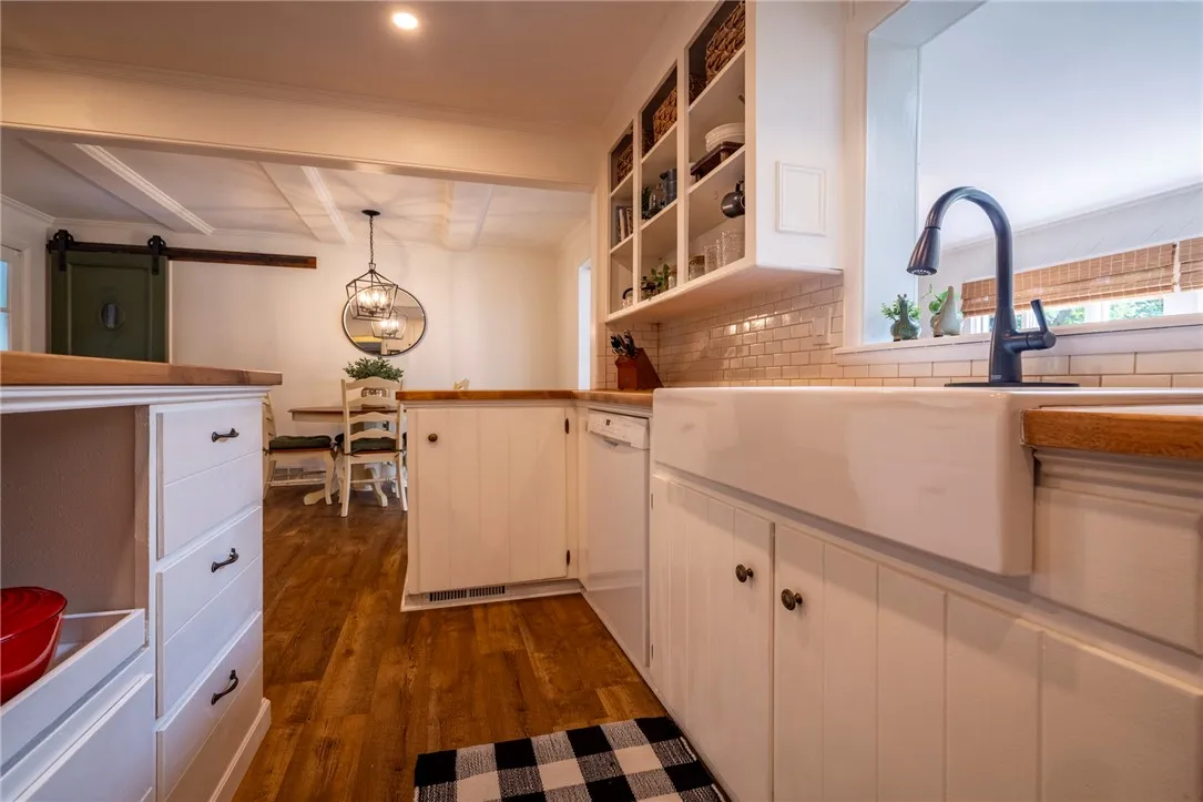 27 Shire Oaks Drive, Pittsford, New York 14534, Pittsford, New York 14534, 4 Bedrooms Bedrooms, 9 Rooms Rooms,1 BathroomBathrooms,Residential,Closed,27 Shire Oaks Drive, Pittsford, New York 14534,0,R1627996