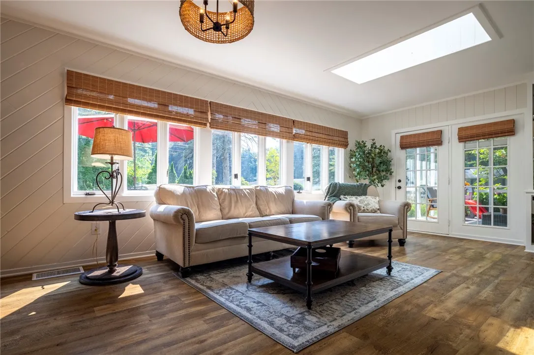 27 Shire Oaks Drive, Pittsford, New York 14534, Pittsford, New York 14534, 4 Bedrooms Bedrooms, 9 Rooms Rooms,1 BathroomBathrooms,Residential,Closed,27 Shire Oaks Drive, Pittsford, New York 14534,0,R1627996