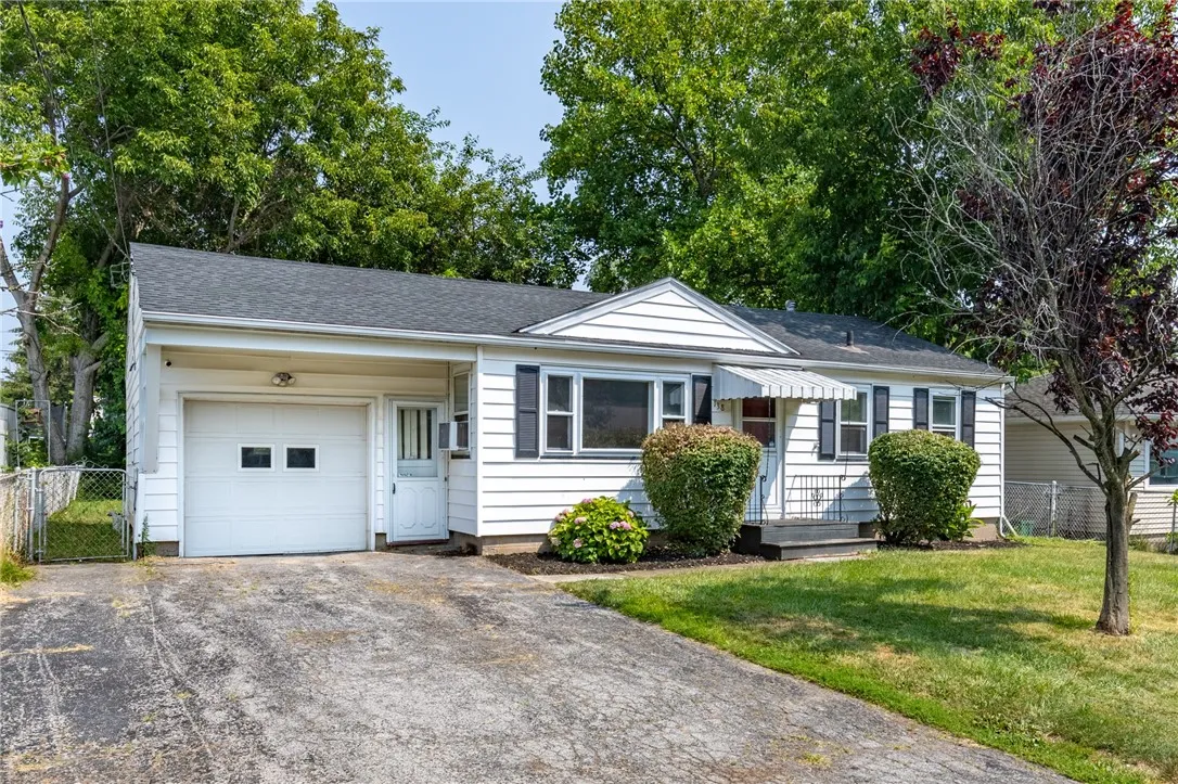 138 Clark Avenue, Irondequoit, New York 14609, Irondequoit, New York 14609, 3 Bedrooms Bedrooms, 5 Rooms Rooms,1 BathroomBathrooms,Residential,Closed,138 Clark Avenue, Irondequoit, New York 14609,0,R1628977