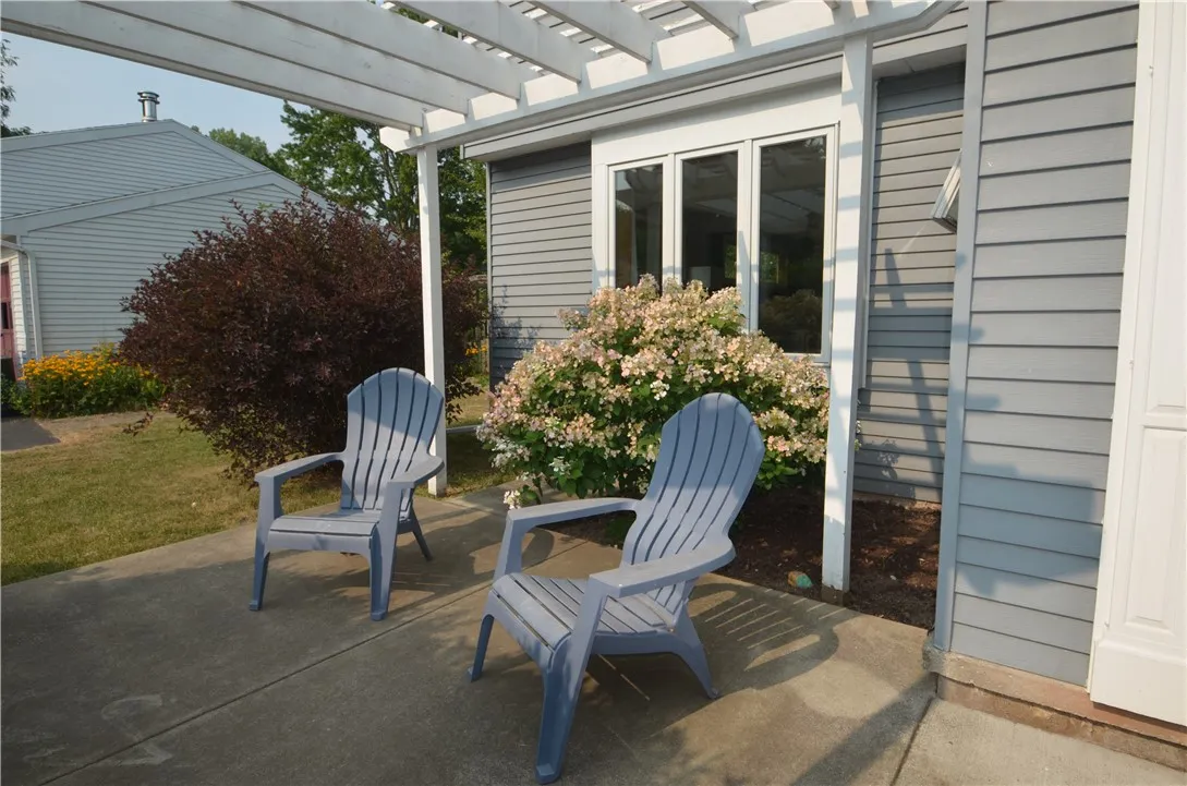 front entry  sitting area