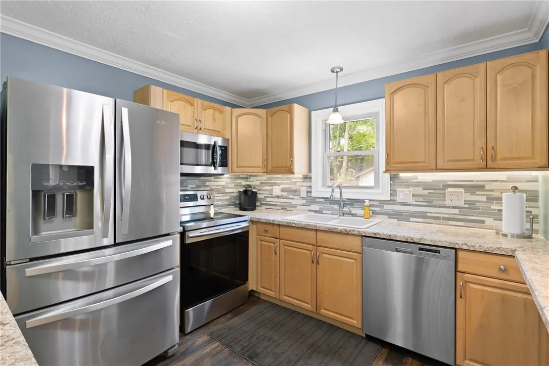 80 Wyndham Road, Rochester, New York 14612, Rochester, New York 14612, 3 Bedrooms Bedrooms, 5 Rooms Rooms,1 BathroomBathrooms,Residential,Closed,80 Wyndham Road, Rochester, New York 14612,0,R1628976