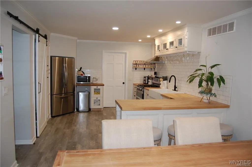 6055 Quaker Hollow Road 3, Orchard Park, New York, Orchard Park, New York 14127, 3 Bedrooms Bedrooms, 7 Rooms Rooms,2 BathroomsBathrooms,Residential,For Sale,6055 Quaker Hollow Road 3, Orchard Park, New York ,B1628998