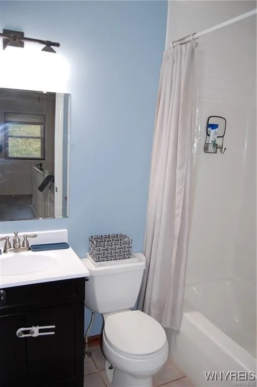 6055 Quaker Hollow Road 3, Orchard Park, New York, Orchard Park, New York 14127, 3 Bedrooms Bedrooms, 7 Rooms Rooms,2 BathroomsBathrooms,Residential,For Sale,6055 Quaker Hollow Road 3, Orchard Park, New York ,B1628998