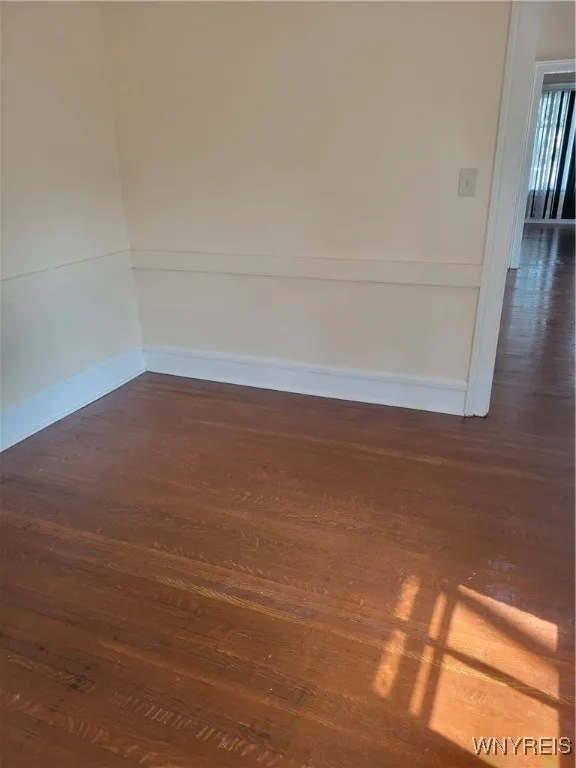 291 East East North Street Lower, Buffalo, New Yor, Buffalo, New York 14204, 2 Bedrooms Bedrooms, 6 Rooms Rooms,1 BathroomBathrooms,Residential Lease,For Rent,291 East East North Street Lower, Buffalo, New Yor,B1628982