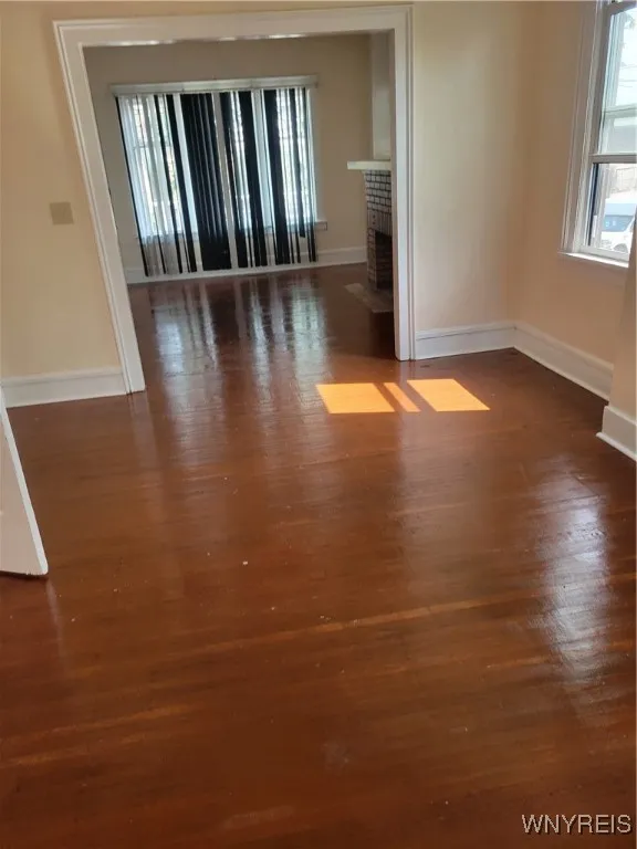 291 East East North Street Lower, Buffalo, New Yor, Buffalo, New York 14204, 2 Bedrooms Bedrooms, 6 Rooms Rooms,1 BathroomBathrooms,Residential Lease,For Rent,291 East East North Street Lower, Buffalo, New Yor,B1628982