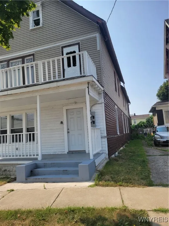 291 East East North Street Upper, Buffalo, New Yor, Buffalo, New York 14204, 2 Bedrooms Bedrooms, 6 Rooms Rooms,1 BathroomBathrooms,Residential Lease,For Rent,291 East East North Street Upper, Buffalo, New Yor,B1628983