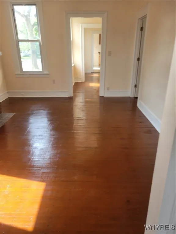 291 East East North Street Upper, Buffalo, New Yor, Buffalo, New York 14204, 2 Bedrooms Bedrooms, 6 Rooms Rooms,1 BathroomBathrooms,Residential Lease,For Rent,291 East East North Street Upper, Buffalo, New Yor,B1628983