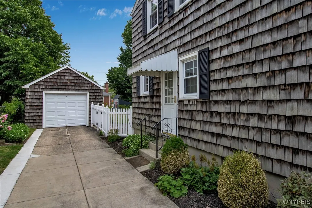 143 Ashford Avenue, Tonawanda, New York 14150, Tonawanda, New York 14150, 3 Bedrooms Bedrooms, 7 Rooms Rooms,1 BathroomBathrooms,Residential,Closed,143 Ashford Avenue, Tonawanda, New York 14150,0,B1628361