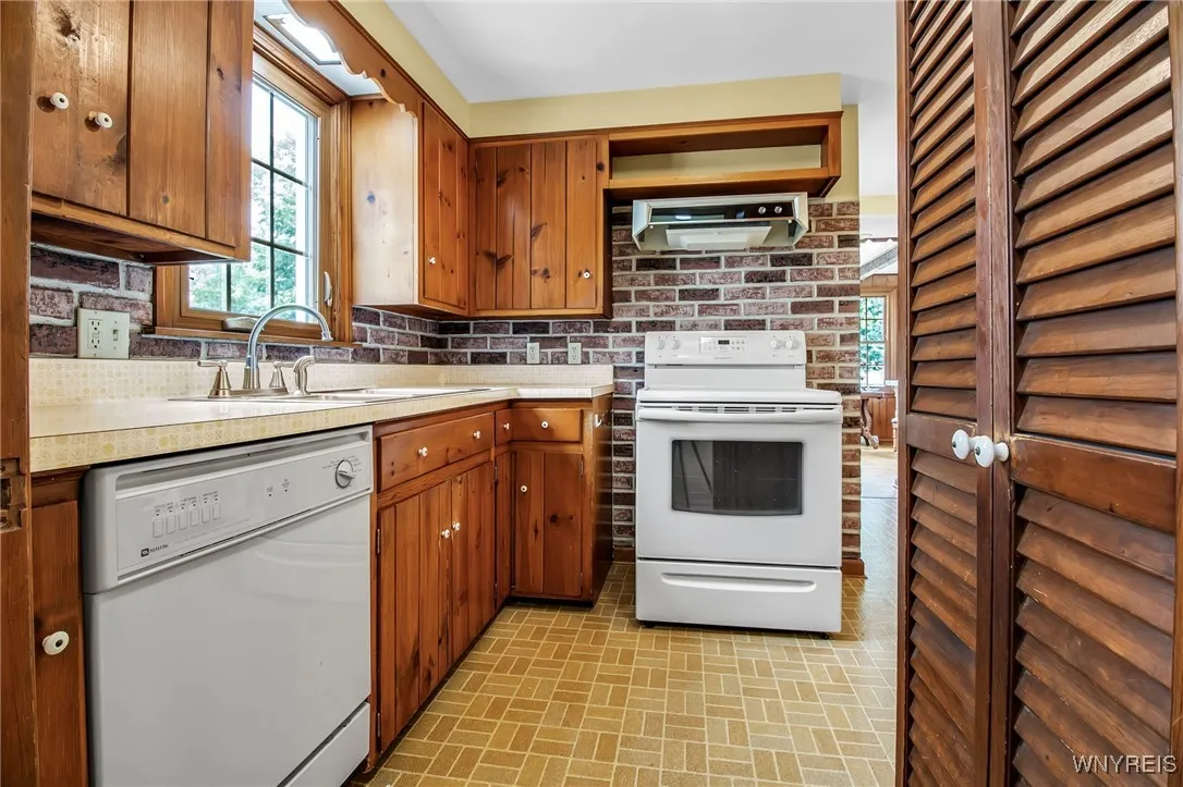 143 Ashford Avenue, Tonawanda, New York 14150, Tonawanda, New York 14150, 3 Bedrooms Bedrooms, 7 Rooms Rooms,1 BathroomBathrooms,Residential,Closed,143 Ashford Avenue, Tonawanda, New York 14150,0,B1628361