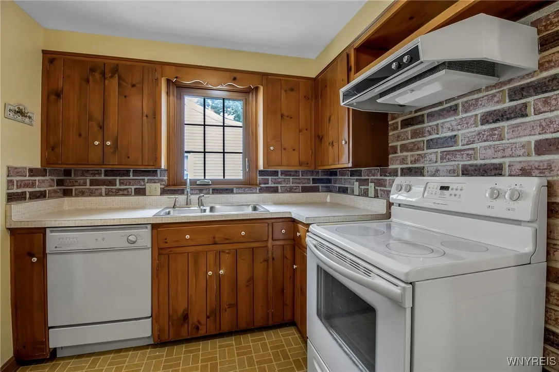 143 Ashford Avenue, Tonawanda, New York 14150, Tonawanda, New York 14150, 3 Bedrooms Bedrooms, 7 Rooms Rooms,1 BathroomBathrooms,Residential,Closed,143 Ashford Avenue, Tonawanda, New York 14150,0,B1628361