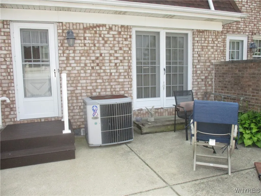 105-2 Carriage Drive 2, Orchard Park, New York 141, Orchard Park, New York 14127, 3 Bedrooms Bedrooms, 6 Rooms Rooms,1 BathroomBathrooms,Residential,For Sale,105-2 Carriage Drive 2, Orchard Park, New York 141,B1628994