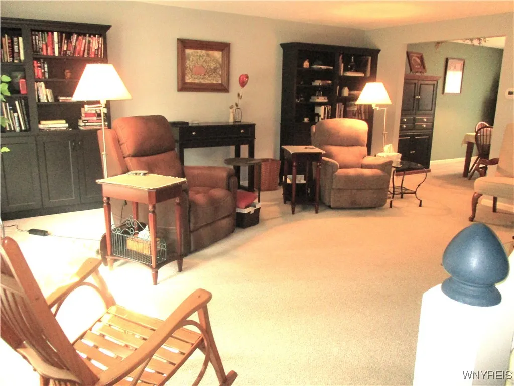 105-2 Carriage Drive 2, Orchard Park, New York 141, Orchard Park, New York 14127, 3 Bedrooms Bedrooms, 6 Rooms Rooms,1 BathroomBathrooms,Residential,For Sale,105-2 Carriage Drive 2, Orchard Park, New York 141,B1628994