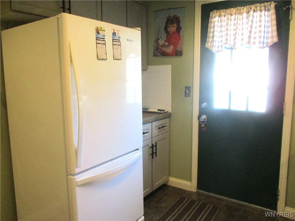 105-2 Carriage Drive 2, Orchard Park, New York 141, Orchard Park, New York 14127, 3 Bedrooms Bedrooms, 6 Rooms Rooms,1 BathroomBathrooms,Residential,For Sale,105-2 Carriage Drive 2, Orchard Park, New York 141,B1628994