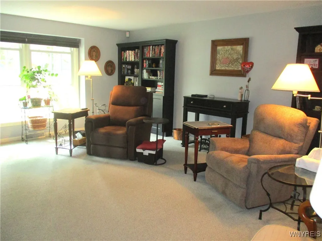 105-2 Carriage Drive 2, Orchard Park, New York 141, Orchard Park, New York 14127, 3 Bedrooms Bedrooms, 6 Rooms Rooms,1 BathroomBathrooms,Residential,For Sale,105-2 Carriage Drive 2, Orchard Park, New York 141,B1628994