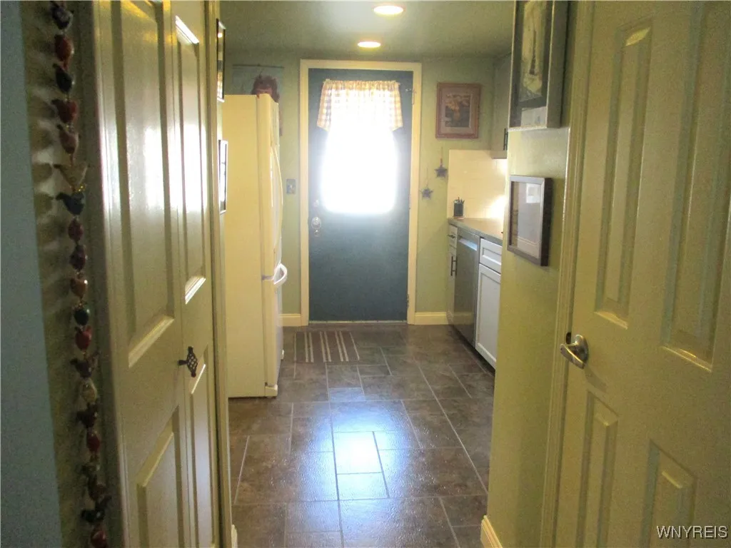 105-2 Carriage Drive 2, Orchard Park, New York 141, Orchard Park, New York 14127, 3 Bedrooms Bedrooms, 6 Rooms Rooms,1 BathroomBathrooms,Residential,For Sale,105-2 Carriage Drive 2, Orchard Park, New York 141,B1628994