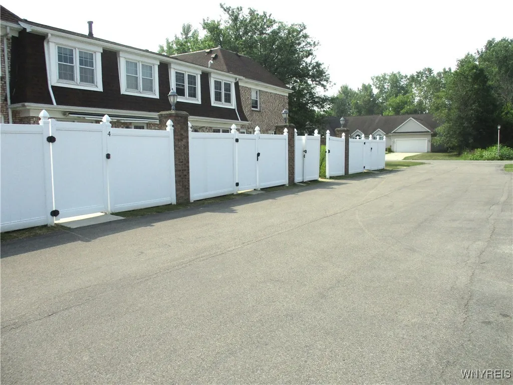 105-2 Carriage Drive 2, Orchard Park, New York 141, Orchard Park, New York 14127, 3 Bedrooms Bedrooms, 6 Rooms Rooms,1 BathroomBathrooms,Residential,For Sale,105-2 Carriage Drive 2, Orchard Park, New York 141,B1628994