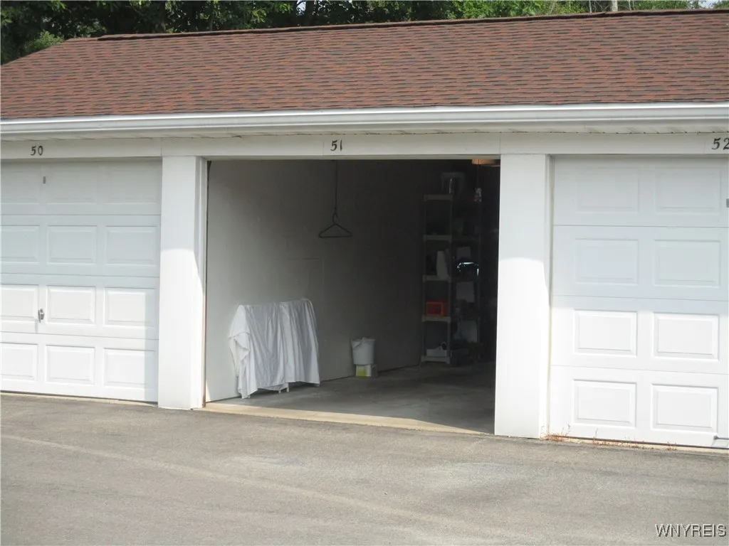 105-2 Carriage Drive 2, Orchard Park, New York 141, Orchard Park, New York 14127, 3 Bedrooms Bedrooms, 6 Rooms Rooms,1 BathroomBathrooms,Residential,For Sale,105-2 Carriage Drive 2, Orchard Park, New York 141,B1628994