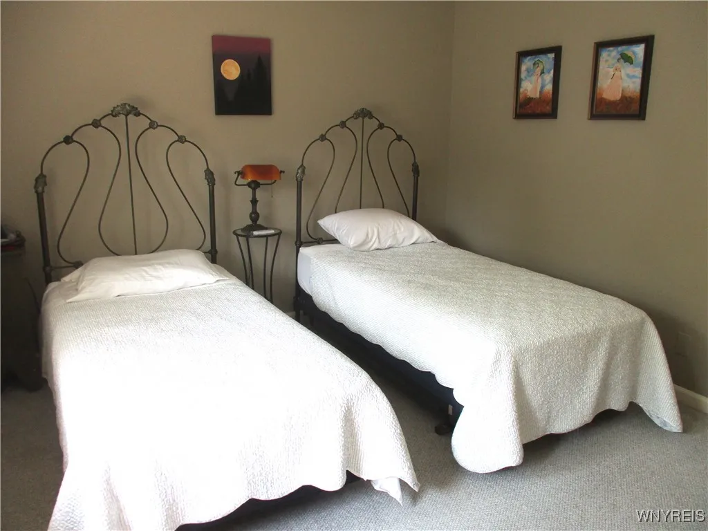 105-2 Carriage Drive 2, Orchard Park, New York 141, Orchard Park, New York 14127, 3 Bedrooms Bedrooms, 6 Rooms Rooms,1 BathroomBathrooms,Residential,For Sale,105-2 Carriage Drive 2, Orchard Park, New York 141,B1628994