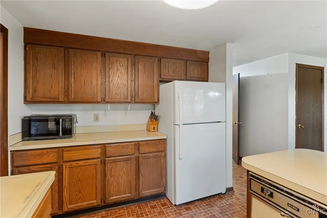 4270 Persimmon, Clay, New York 13090, Clay, New York 13090, 4 Bedrooms Bedrooms, 9 Rooms Rooms,2 BathroomsBathrooms,Residential,Closed,4270 Persimmon, Clay, New York 13090,0,S1626913