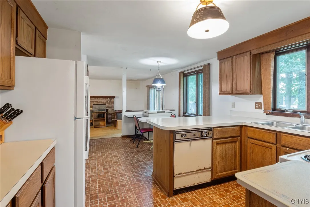 4270 Persimmon, Clay, New York 13090, Clay, New York 13090, 4 Bedrooms Bedrooms, 9 Rooms Rooms,2 BathroomsBathrooms,Residential,Closed,4270 Persimmon, Clay, New York 13090,0,S1626913
