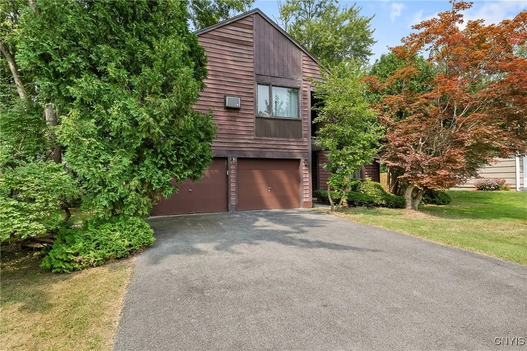 4270 Persimmon, Clay, New York 13090, Clay, New York 13090, 4 Bedrooms Bedrooms, 9 Rooms Rooms,2 BathroomsBathrooms,Residential,Closed,4270 Persimmon, Clay, New York 13090,0,S1626913