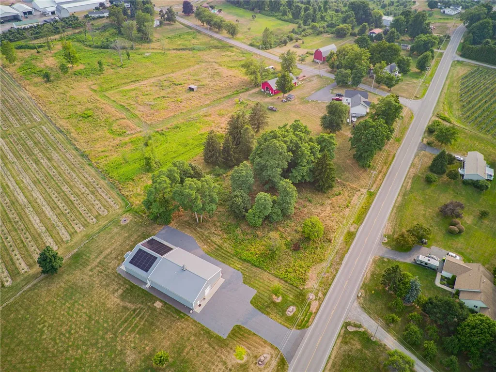 POLE BARN IS NOT ON VACANT PARCEL