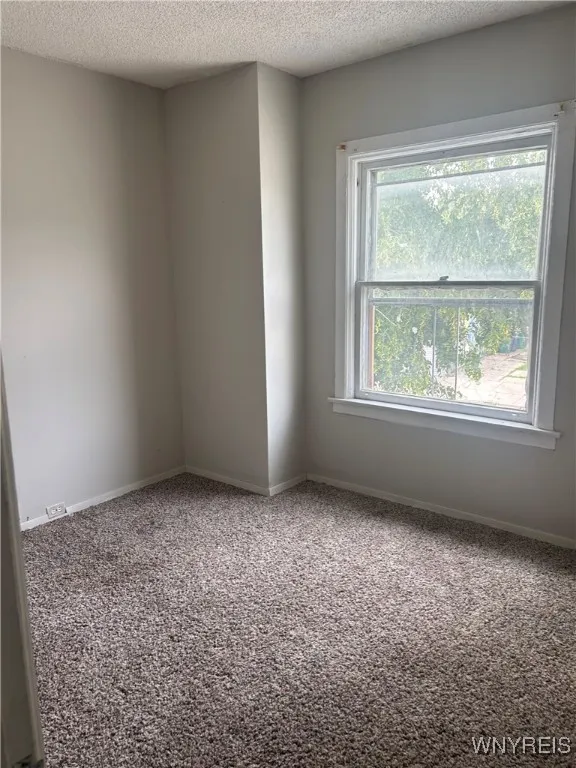 907 Tonawanda Street, Buffalo, New York 14207, Buffalo, New York 14207, 4 Bedrooms Bedrooms, 9 Rooms Rooms,1 BathroomBathrooms,Residential,Closed,907 Tonawanda Street, Buffalo, New York 14207,0,B1628563