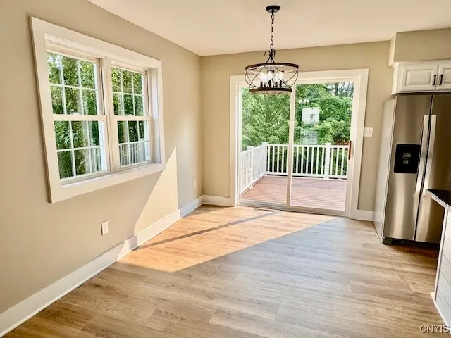 Large table area w/ NEW floor