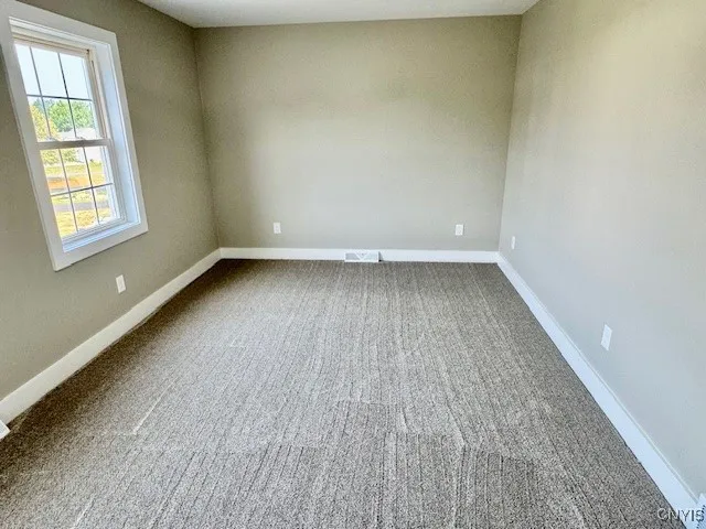 Spacious 3rd bedroom - up w/ NEW carpeting