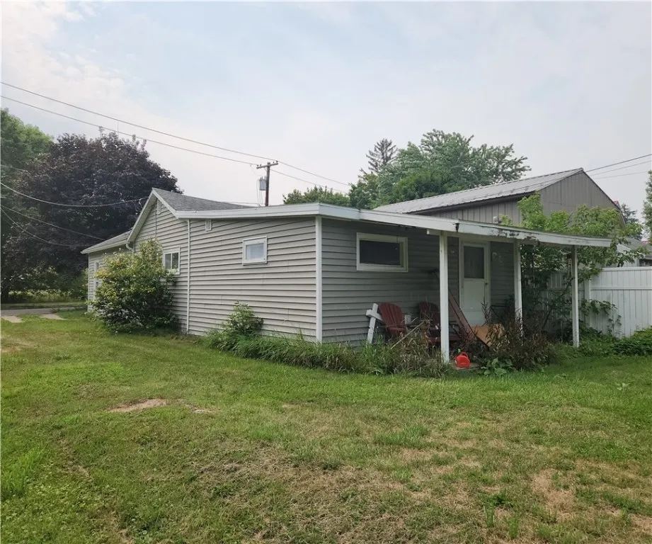 422 Monroe Avenue, Hornell, New York 14843, Hornell, New York 14843, 2 Bedrooms Bedrooms, 5 Rooms Rooms,1 BathroomBathrooms,Residential,Closed,422 Monroe Avenue, Hornell, New York 14843,0,R1629013
