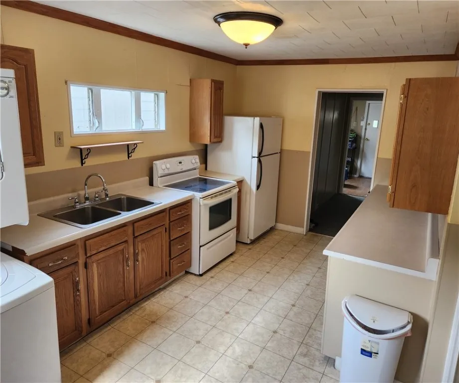 422 Monroe Avenue, Hornell, New York 14843, Hornell, New York 14843, 2 Bedrooms Bedrooms, 5 Rooms Rooms,1 BathroomBathrooms,Residential,Closed,422 Monroe Avenue, Hornell, New York 14843,0,R1629013