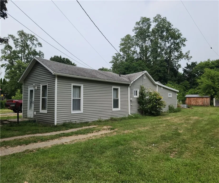 422 Monroe Avenue, Hornell, New York 14843, Hornell, New York 14843, 2 Bedrooms Bedrooms, 5 Rooms Rooms,1 BathroomBathrooms,Residential,Closed,422 Monroe Avenue, Hornell, New York 14843,0,R1629013