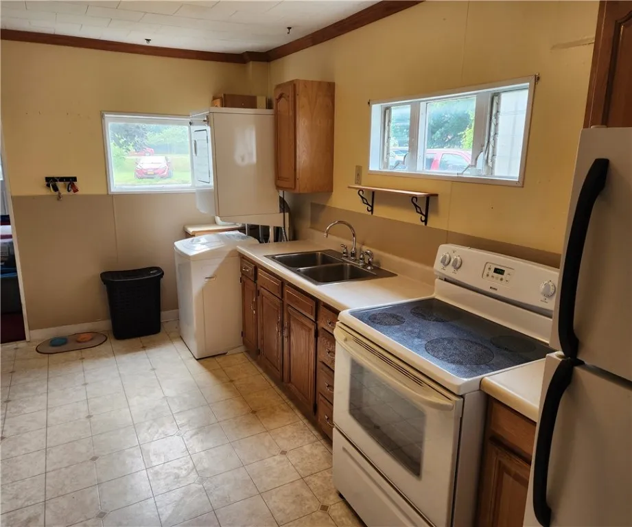 422 Monroe Avenue, Hornell, New York 14843, Hornell, New York 14843, 2 Bedrooms Bedrooms, 5 Rooms Rooms,1 BathroomBathrooms,Residential,Closed,422 Monroe Avenue, Hornell, New York 14843,0,R1629013