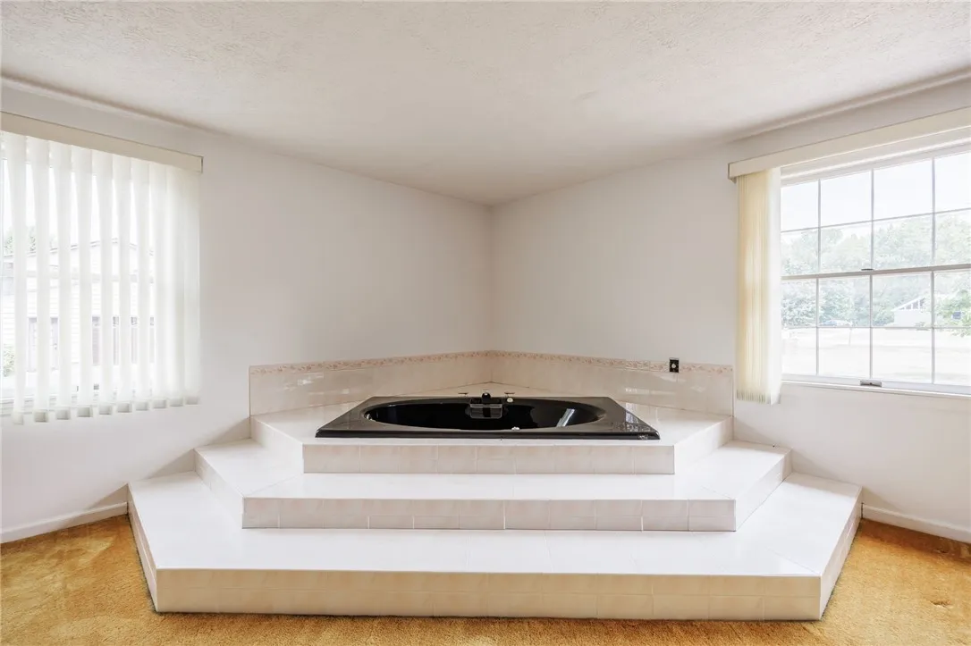 1673 Salt Road, Penfield, New York 14526, Penfield, New York 14526, 5 Bedrooms Bedrooms, 9 Rooms Rooms,2 BathroomsBathrooms,Residential,Closed,1673 Salt Road, Penfield, New York 14526,0,R1628366