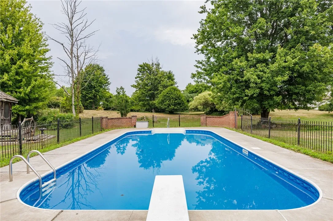 1673 Salt Road, Penfield, New York 14526, Penfield, New York 14526, 5 Bedrooms Bedrooms, 9 Rooms Rooms,2 BathroomsBathrooms,Residential,Closed,1673 Salt Road, Penfield, New York 14526,0,R1628366