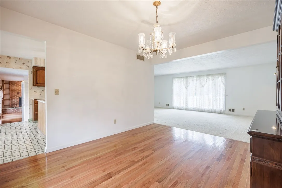 1673 Salt Road, Penfield, New York 14526, Penfield, New York 14526, 5 Bedrooms Bedrooms, 9 Rooms Rooms,2 BathroomsBathrooms,Residential,Closed,1673 Salt Road, Penfield, New York 14526,0,R1628366