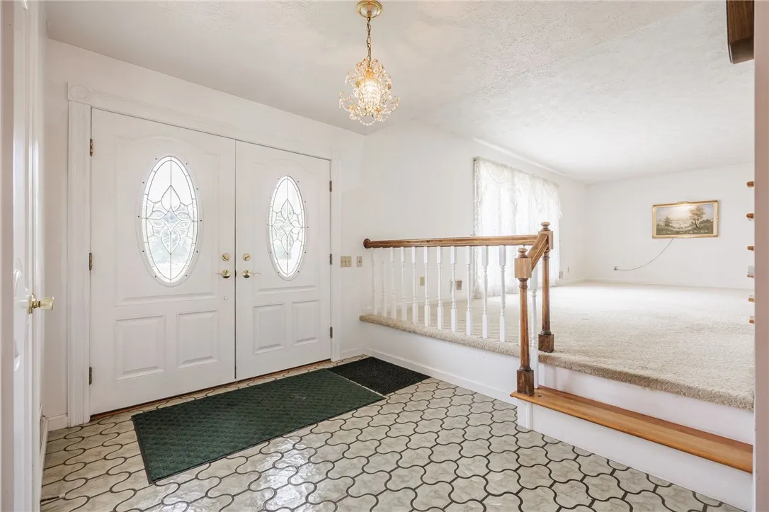 1673 Salt Road, Penfield, New York 14526, Penfield, New York 14526, 5 Bedrooms Bedrooms, 9 Rooms Rooms,2 BathroomsBathrooms,Residential,Closed,1673 Salt Road, Penfield, New York 14526,0,R1628366