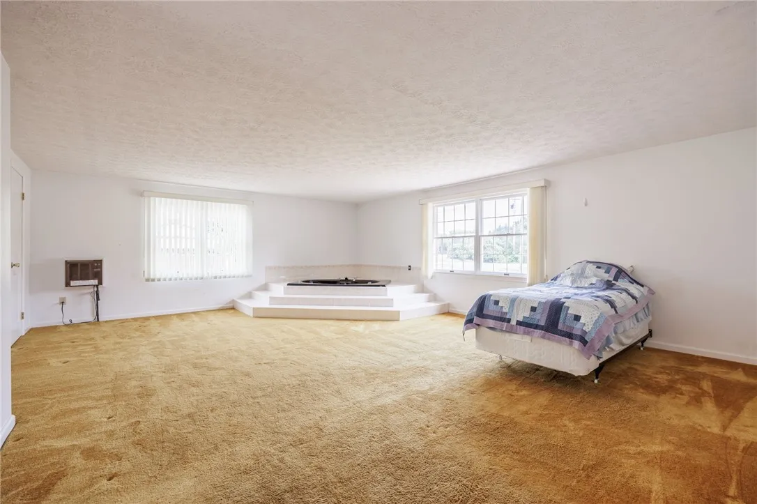 1673 Salt Road, Penfield, New York 14526, Penfield, New York 14526, 5 Bedrooms Bedrooms, 9 Rooms Rooms,2 BathroomsBathrooms,Residential,Closed,1673 Salt Road, Penfield, New York 14526,0,R1628366