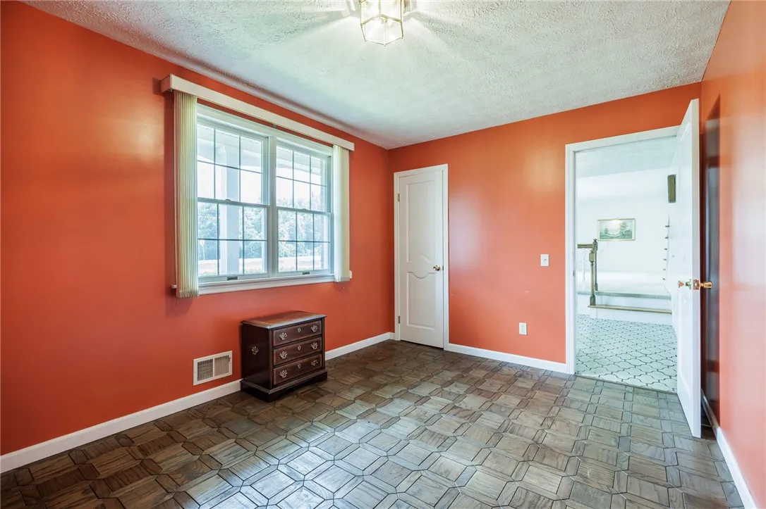 1673 Salt Road, Penfield, New York 14526, Penfield, New York 14526, 5 Bedrooms Bedrooms, 9 Rooms Rooms,2 BathroomsBathrooms,Residential,Closed,1673 Salt Road, Penfield, New York 14526,0,R1628366