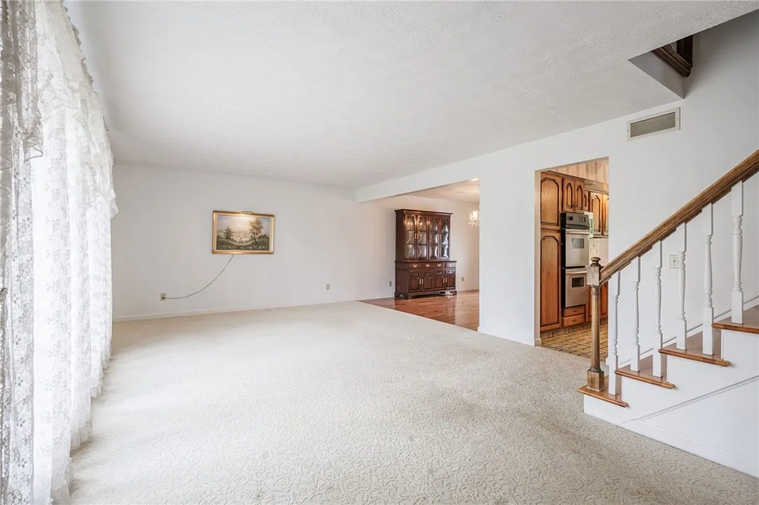 1673 Salt Road, Penfield, New York 14526, Penfield, New York 14526, 5 Bedrooms Bedrooms, 9 Rooms Rooms,2 BathroomsBathrooms,Residential,Closed,1673 Salt Road, Penfield, New York 14526,0,R1628366