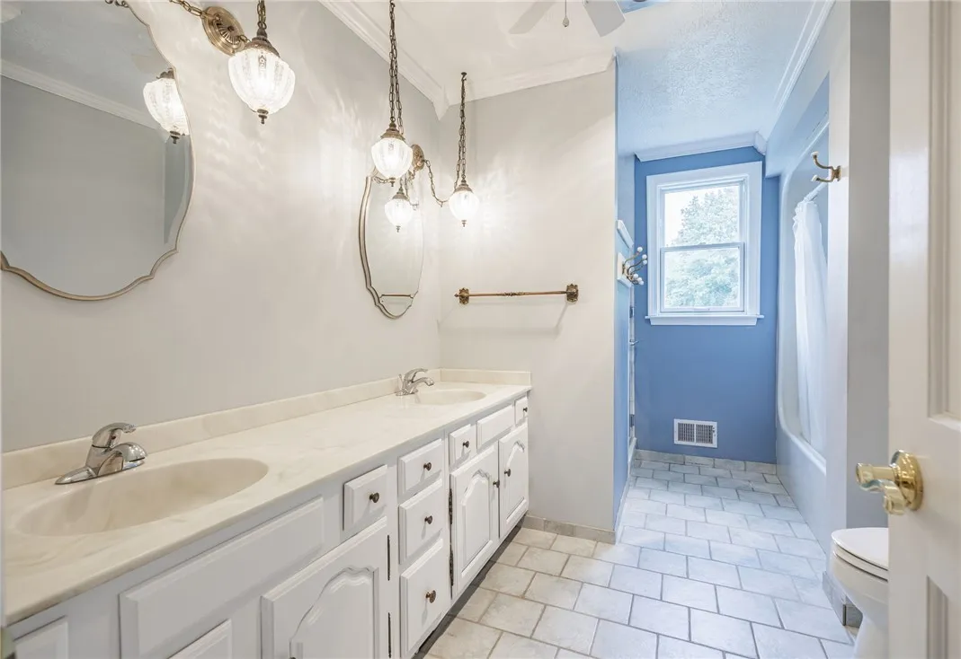 1673 Salt Road, Penfield, New York 14526, Penfield, New York 14526, 5 Bedrooms Bedrooms, 9 Rooms Rooms,2 BathroomsBathrooms,Residential,Closed,1673 Salt Road, Penfield, New York 14526,0,R1628366