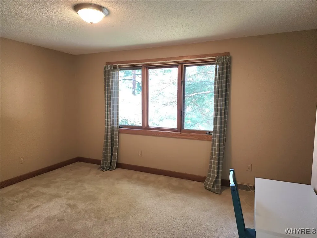36 Braunview Way, Orchard Park, New York 14127, Orchard Park, New York 14127, 4 Bedrooms Bedrooms, 9 Rooms Rooms,2 BathroomsBathrooms,Residential Lease,For Rent,36 Braunview Way, Orchard Park, New York 14127,B1620777